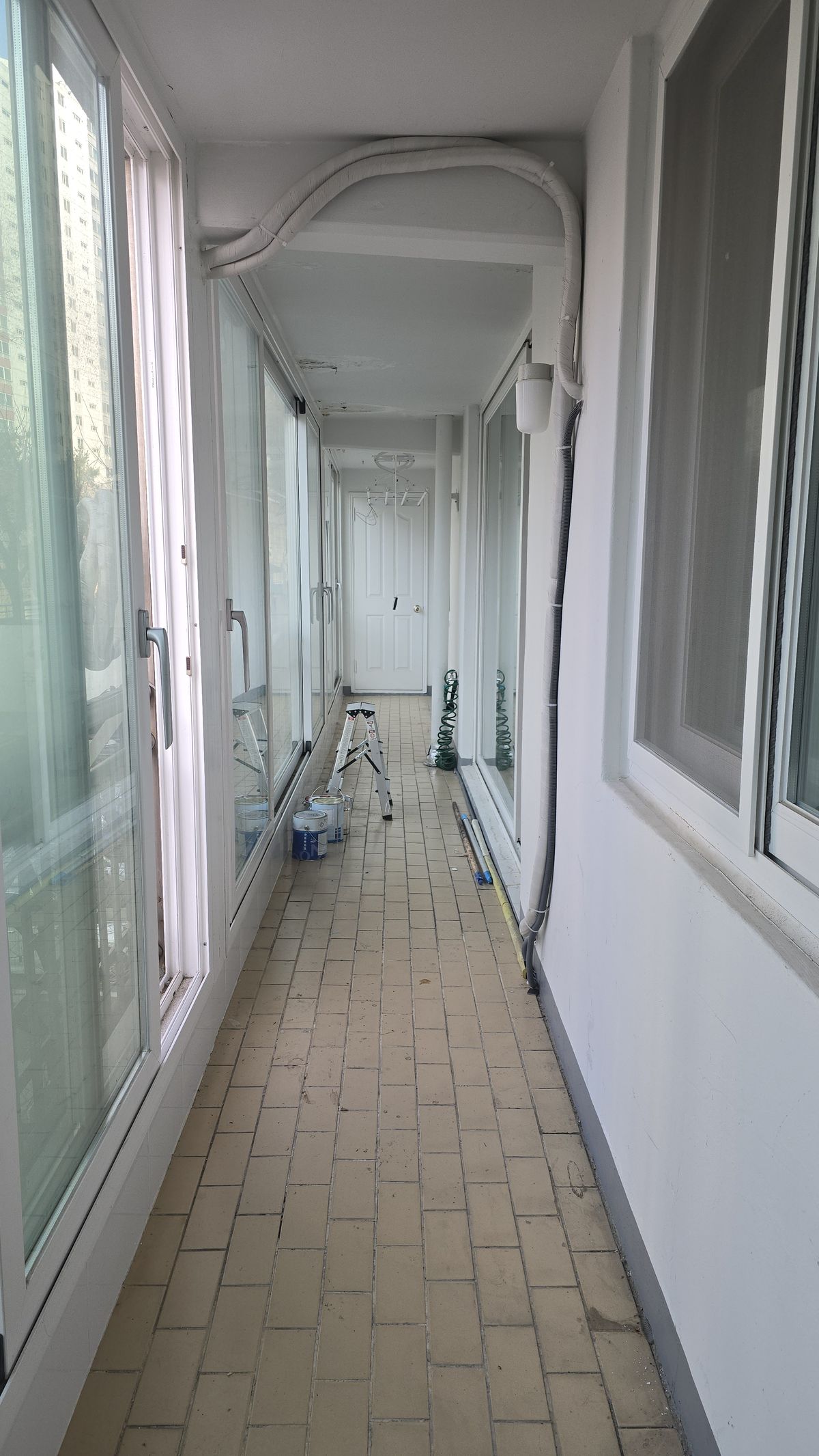베란다 내부 페인트 도장 작업